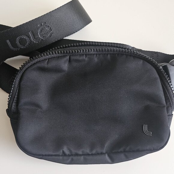 Lole Unisex Belt Bag - Adjustable Strap & 3 Mesh Storage Compartments, Black - Picture 4 of 4